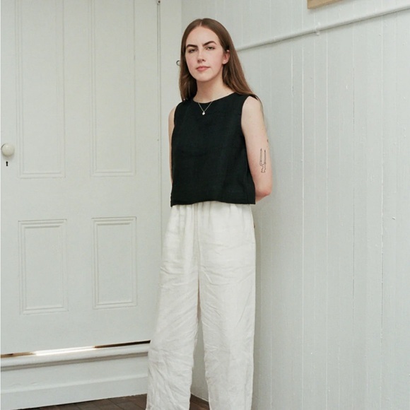 Shelter Lou top in black linen - Picture 6 of 6